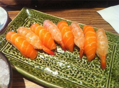 三文鱼及玻璃虾寿司